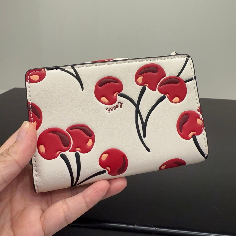 Last 1 ‼️Coach  CZ762 Medium Corner Zip Wallet With Cherry Print - Picture 3 of 6